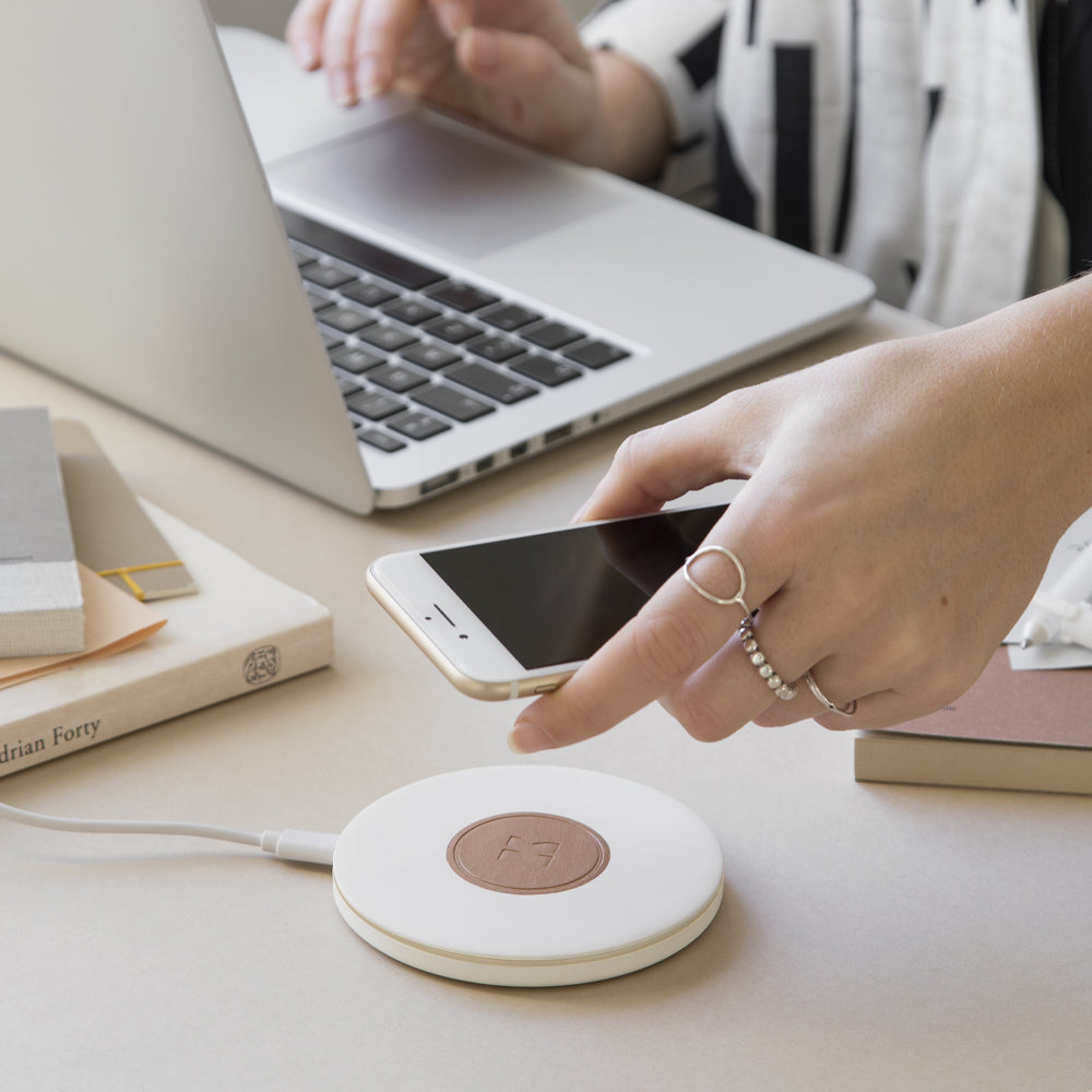 Kreafunk Wicharge 2 Wireless Qi Charger 15W – Fast Charging, Sleek White Design