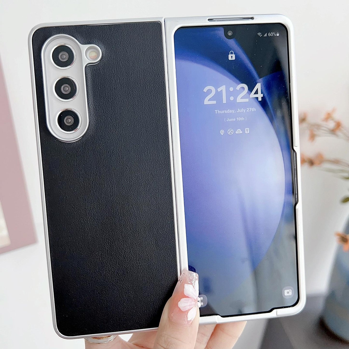 Shiny PU Leather Phone Case with Metallic Finish for Samsung Galaxy Z Fold4 5G – Stylish Protective Cover – Purple