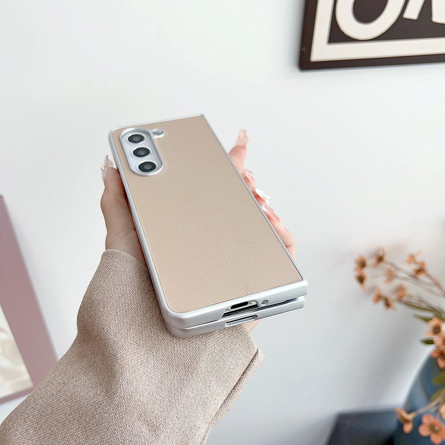 Shiny PU Leather Phone Case with Metallic Finish for Samsung Galaxy Z Fold4 5G – Sleek Protective Cover – Black